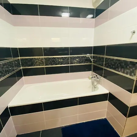Jegeho & Free Parking Apartamento Bratislava